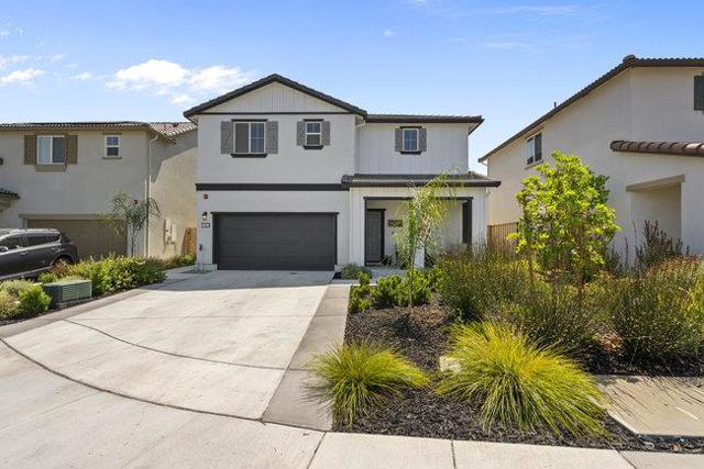 9182 Wickham Court, Gilroy CA: https://media.crmls.org/mediaz/283fcb90-b559-40cf-b3e0-084dd64ef7e2.jpg