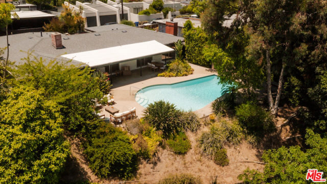 2700 Carmar Drive, Los Angeles CA: https://media.crmls.org/mediaz/2840c768-6e82-4798-970d-e0cedaa0ae92.jpg
