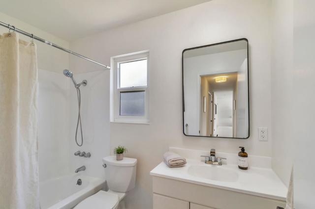 5748 Saint Paul Drive, Newark CA: https://media.crmls.org/mediaz/2840e63c-ed47-45fd-b76e-db8cadcd0553.jpg