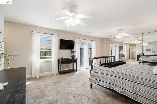 210 Delta Ave, Brentwood CA: https://media.crmls.org/mediaz/28412660-8ced-4dc9-9ccf-2bc09a428b18.jpg
