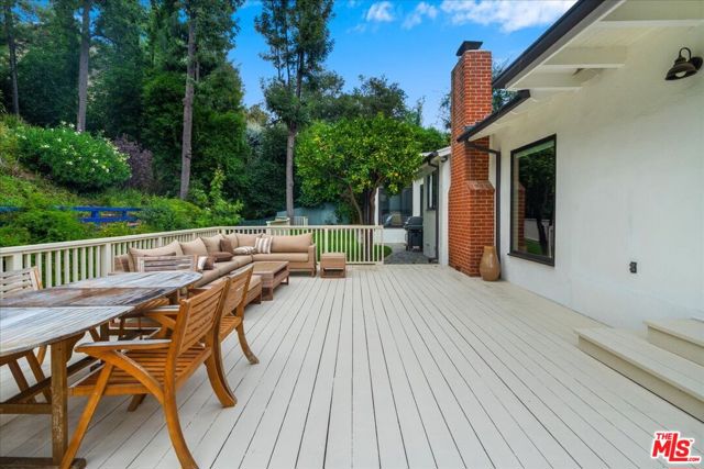 3479 Mandeville Canyon Road, Los Angeles CA: https://media.crmls.org/mediaz/28415284-0e09-4caa-8203-bceb17cbbdd8.jpg