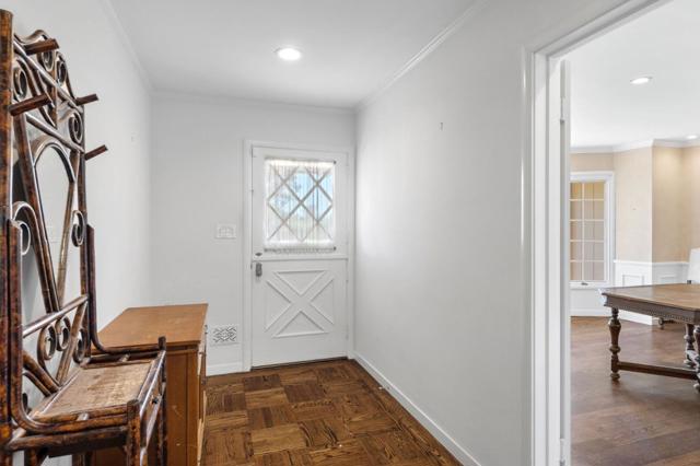 680 Fairway Circle, Hillsborough CA: https://media.crmls.org/mediaz/28421b77-a51f-4ba4-b582-3dbc3ca4bcec.jpg