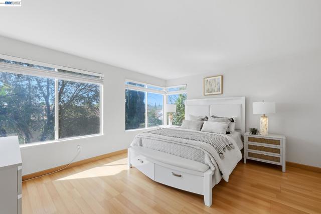 906 Vista Pointe Dr, San Ramon CA: https://media.crmls.org/mediaz/2842e249-9a42-4643-8e4f-0558536d9696.jpg