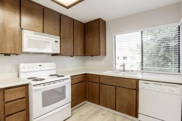 5368 Colony Park Circle, San Jose CA: https://media.crmls.org/mediaz/2844e539-fb24-4ac8-88e4-d2dc7be2e65c.jpg