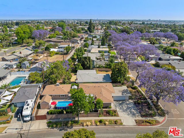 720 Maertin Lane, Fullerton CA: https://media.crmls.org/mediaz/284571fd-cda2-4ec7-be2b-e10286d55b16.jpg