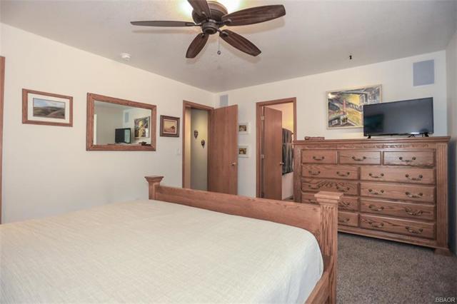 2324 Manzanita Lane, Big Bear CA: https://media.crmls.org/mediaz/28457358-633f-4a2b-8468-13f777bd9507.jpg