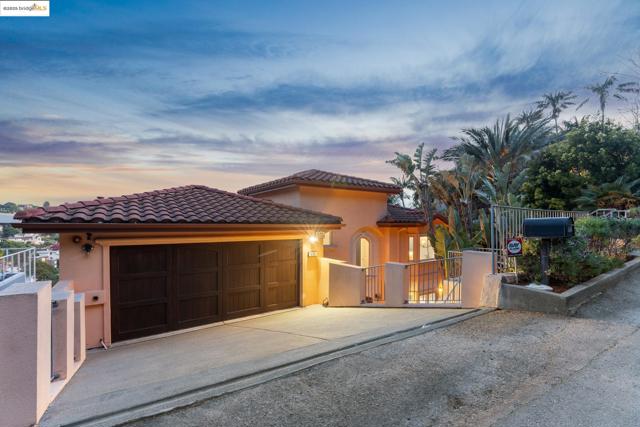 530 Gravatt Dr, Berkeley CA: https://media.crmls.org/mediaz/284759b4-62ac-4119-91bf-4cfec10235f2.jpg