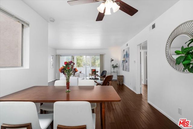 1101 Lincoln Boulevard, Santa Monica CA: https://media.crmls.org/mediaz/28475b95-1653-418e-a098-9e32626d006a.jpg