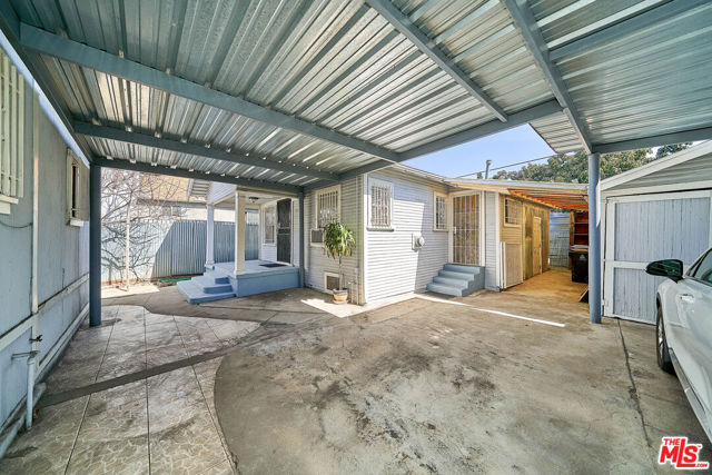 1224 Dewey Avenue, Los Angeles CA: https://media.crmls.org/mediaz/28479a8c-c41a-4ef1-88c4-c7ade6fc2866.jpg