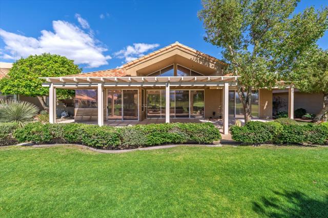 57 Pine Valley Drive, Rancho Mirage CA: https://media.crmls.org/mediaz/28481e3e-fa8a-453d-9cec-2c1e21fb3c91.jpg