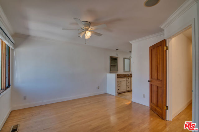 127 Abalone Avenue, Newport Beach CA: https://media.crmls.org/mediaz/28482c00-4a66-412c-a6a6-d912759559f7.jpg