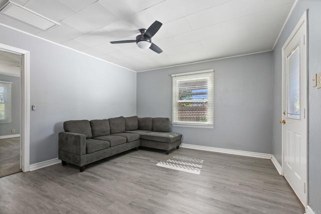 928 930 Osborne Street, Vista CA: https://media.crmls.org/mediaz/284860c8-1762-4835-b712-618eda4184e1.jpg