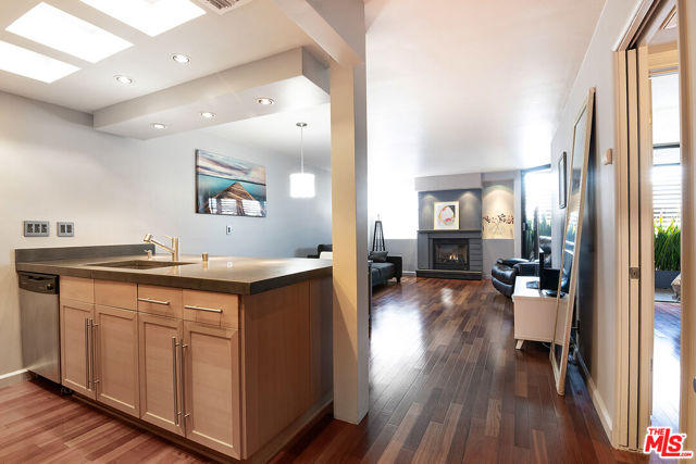 740 N Kings Road, West Hollywood CA: https://media.crmls.org/mediaz/2848b64b-35c1-4006-b03d-490eded59bcf.jpg