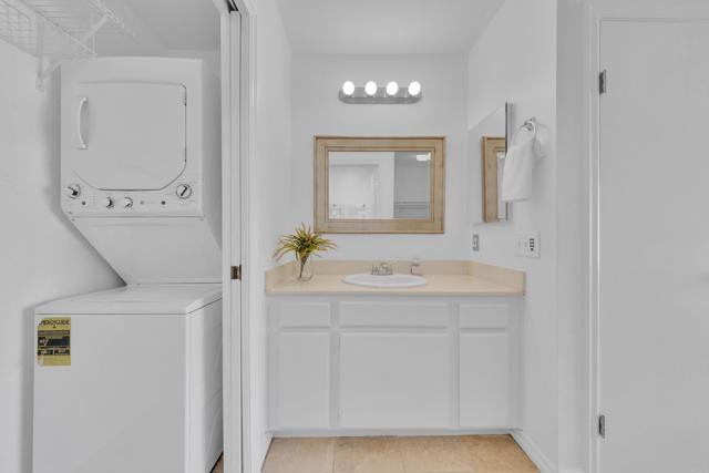 4040 Porte La Paz, San Diego CA: https://media.crmls.org/mediaz/2848d6df-2a93-498d-9b8b-d4e1ae74f13b.jpg