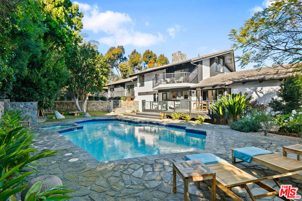 6245 Busch Drive