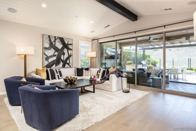 8112 Auberge Cir, San Diego CA: https://media.crmls.org/mediaz/2849beed-c3a0-46db-8345-d6161ec84e3d.jpg