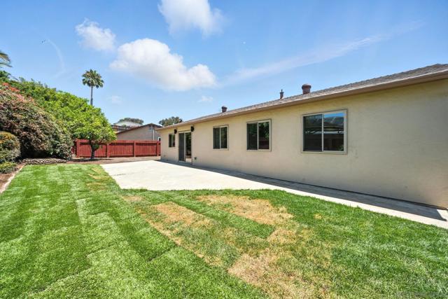 1285 Waxwing Ln, Chula Vista CA: https://media.crmls.org/mediaz/2849d4c4-dd49-450c-9d7e-276a829a874d.jpg