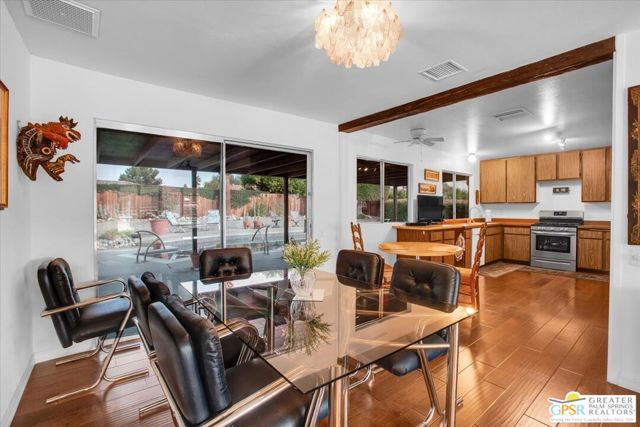 2250 Tamarisk Road, Palm Springs CA: https://media.crmls.org/mediaz/284a3e9f-3082-4f58-8cf5-e2fda7fb4e37.jpg