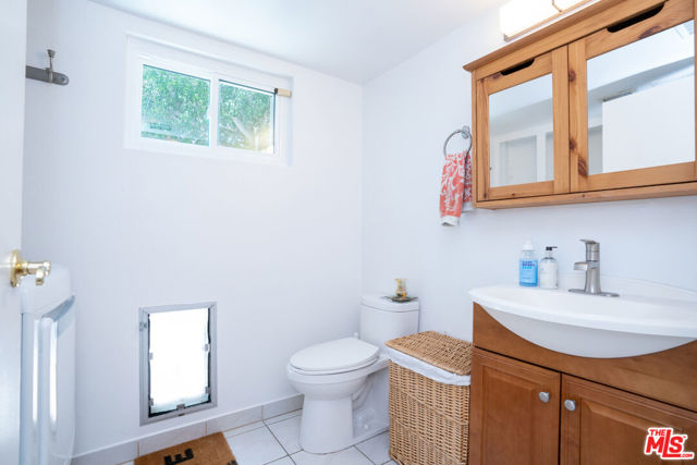 353 Mavis Drive, Los Angeles CA: https://media.crmls.org/mediaz/284b2c46-a9f3-48c1-9556-7a6ad6c6404c.jpg