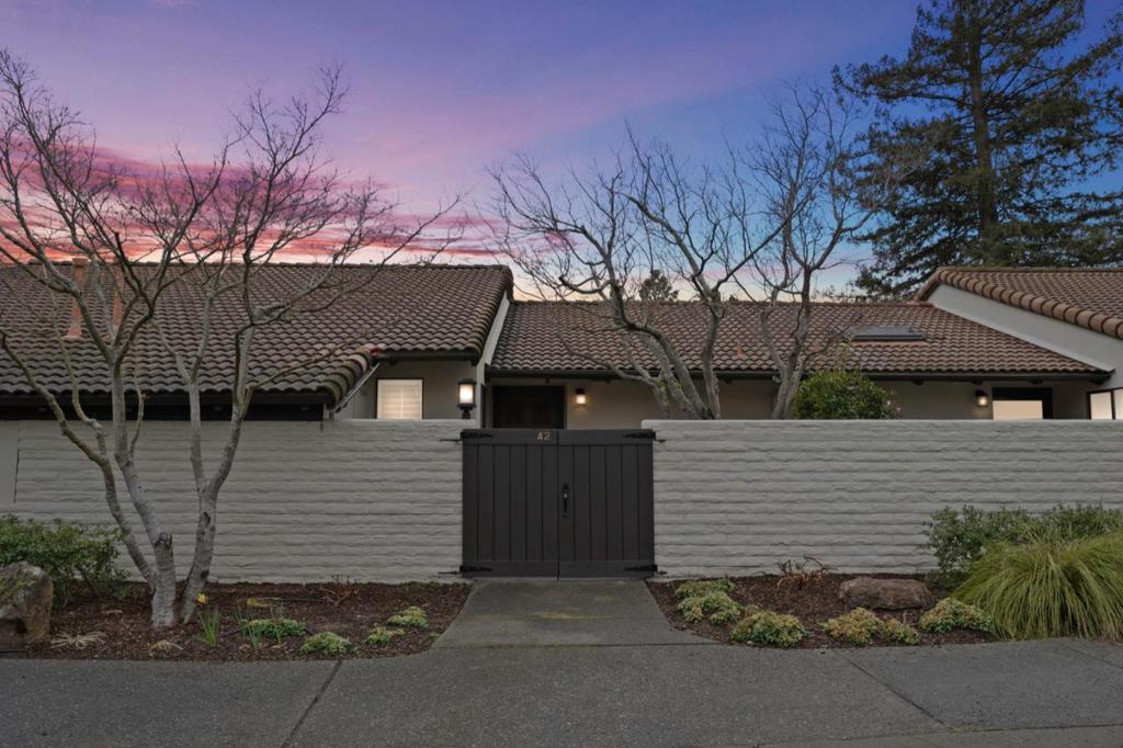 42 Fairways Drive
