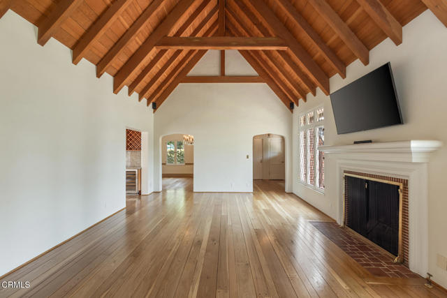 Detail Gallery Image 7 of 36 For 369 W Kenneth Rd, Glendale,  CA 91202 - 4 Beds | 2/1 Baths