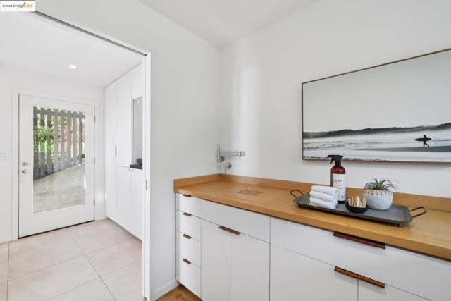 1069 Miller Ave, Berkeley CA: https://media.crmls.org/mediaz/284b5b12-64cc-4ef8-9969-9512a93dac20.jpg