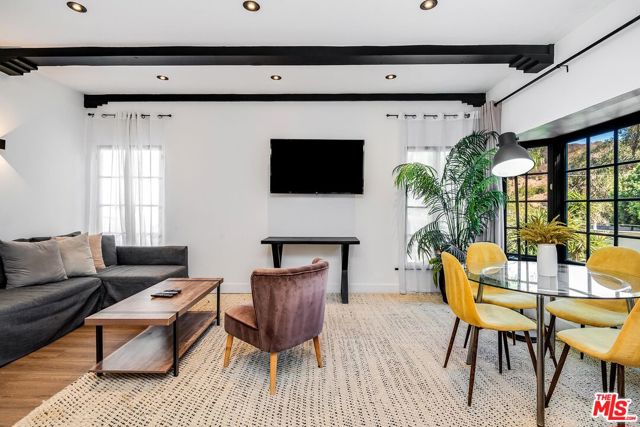 9622 Highland Gorge Drive, Beverly Hills CA: https://media.crmls.org/mediaz/284da18e-8141-4ccd-9ce0-da3fe8e08b8a.jpg