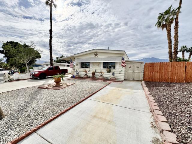 32075 Westchester Drive, Thousand Palms CA: https://media.crmls.org/mediaz/284f129e-45df-4626-b68a-7c9c749c1c41.jpg