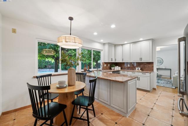 1515 Grove Way, Concord CA: https://media.crmls.org/mediaz/284f1885-dd63-4122-a5a2-8650acf2a380.jpg