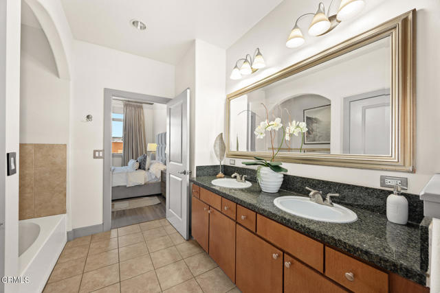 840 E Green Street, Pasadena CA: https://media.crmls.org/mediaz/284f54a2-faad-46d5-ad49-0125199ad010.jpg