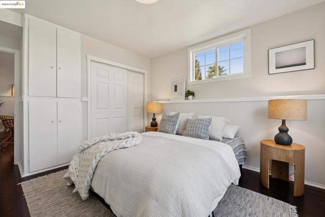 4701 Kaphan Ave, Oakland CA: https://media.crmls.org/mediaz/284f870b-67f6-4224-a759-145f195557aa.jpg