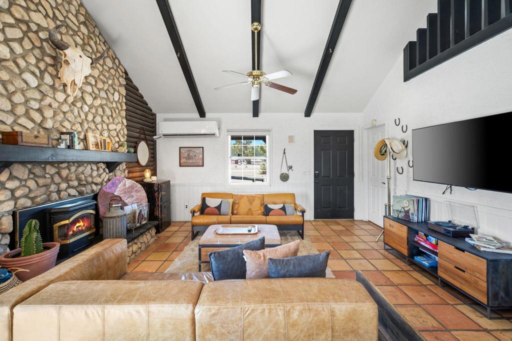 MLS #219137115DA image #4