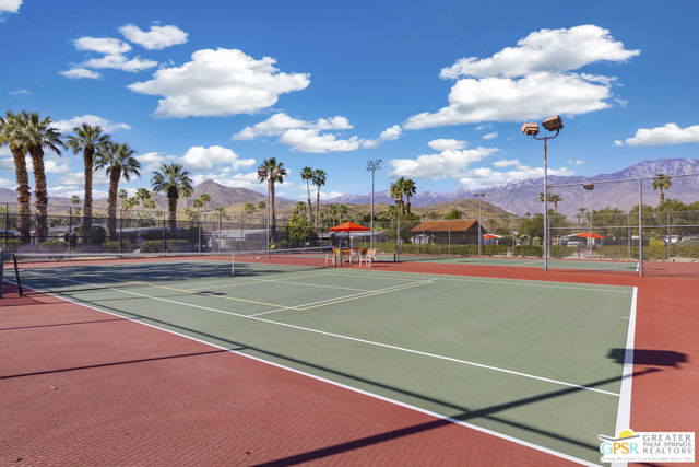 210 Coyote Drive, Palm Springs CA: https://media.crmls.org/mediaz/28507a1c-3d4f-42d8-b6c2-bdcf18215b35.jpg