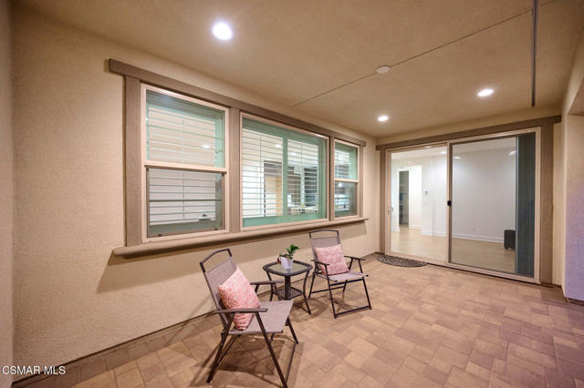 2424 Quartsite Drive, Camarillo CA: https://media.crmls.org/mediaz/2850c395-66af-4e62-8745-5160d8108cc8.jpg