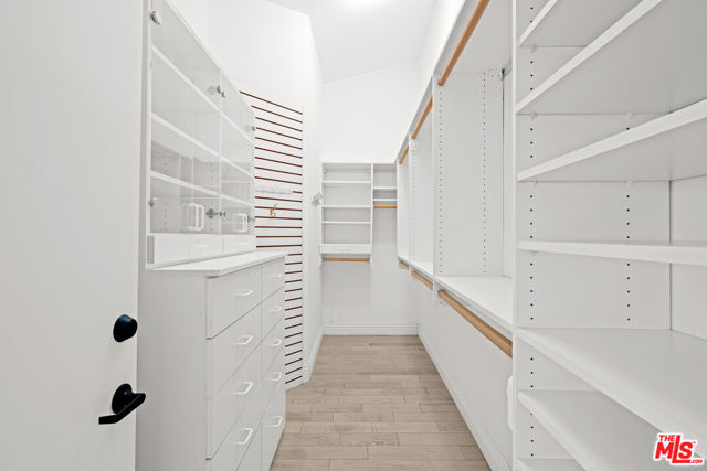 Drew Fenton | 1121 Roberto Lane Los Angeles CA | MLS: 7531913