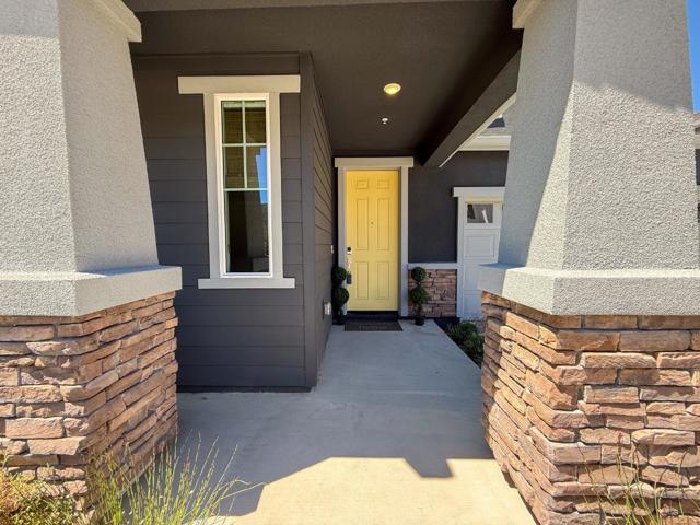 2581 Haybale Street, Gilroy CA: https://media.crmls.org/mediaz/28523ad1-5d79-435b-9c14-89c5127a3e41.jpg