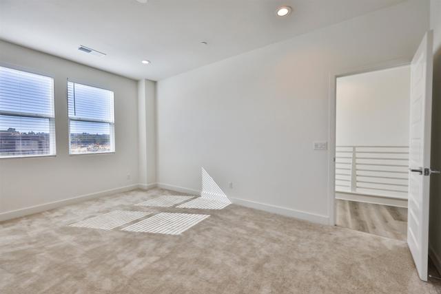 Detail Gallery Image 13 of 21 For 10926 Alderman Way, San Diego,  CA 92126 - 3 Beds | 2/1 Baths