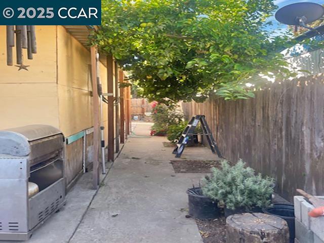 841 W Brannan Island Rd, Isleton CA: https://media.crmls.org/mediaz/2853e801-5289-49a0-a25d-143cb3035cfc.jpg