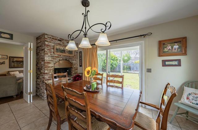 914 Junipero Way, Salinas CA: https://media.crmls.org/mediaz/285444c8-7f26-4dc4-921c-d136e71b57a6.jpg