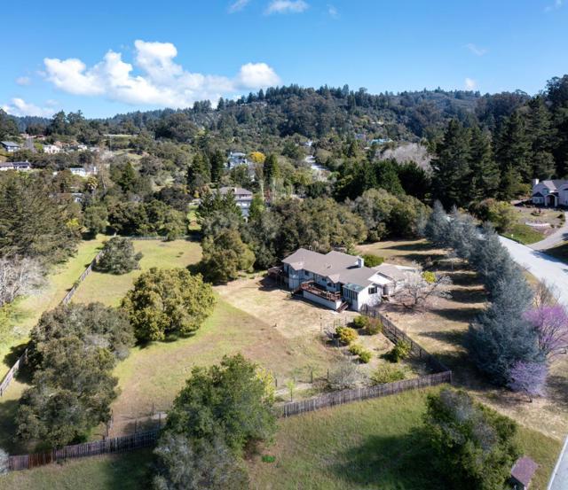573 Meadow Road, Aptos CA: https://media.crmls.org/mediaz/28546f0f-6656-44ee-8f32-569598c6e6fe.jpg