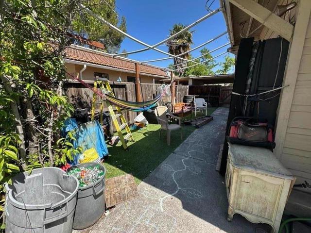 1901 W Middlefield Road, Mountain View CA: https://media.crmls.org/mediaz/28546fcc-6395-434e-ba12-92e82bd9d5a6.jpg