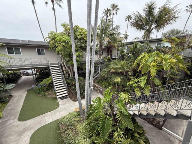 155 15Th Street, Del Mar CA: https://media.crmls.org/mediaz/2854d850-02b9-4003-8026-6f63a791d463.jpg