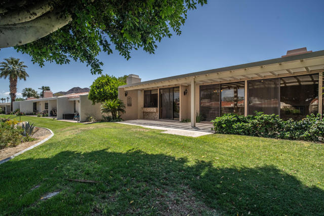 75180 Chippewa Drive, Indian Wells CA: https://media.crmls.org/mediaz/28553062-f49f-41a6-9b02-6b14d99451bc.jpg