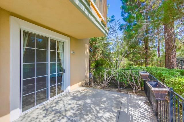 12079 Tivoli Park Row, San Diego CA: https://media.crmls.org/mediaz/28554570-99b9-48bf-af13-92b72ef3ff08.jpg
