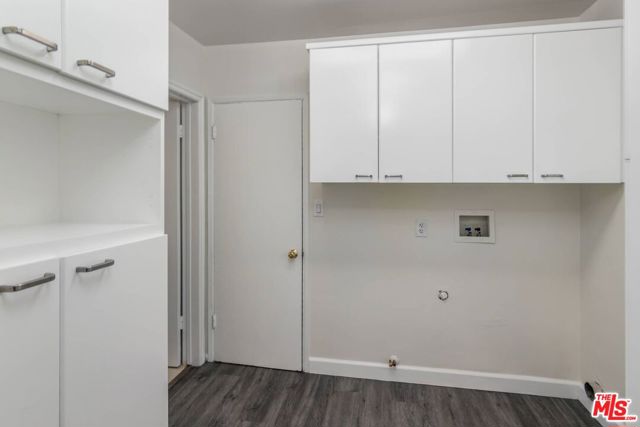 5332 Goodland Avenue, Valley Village CA: https://media.crmls.org/mediaz/2856597c-c914-4c72-a1e7-d8d25b7523e8.jpg