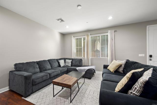 7508 EAGLE Drive, Santee CA: https://media.crmls.org/mediaz/2856adab-7814-4464-99ac-c1a005f31487.jpg