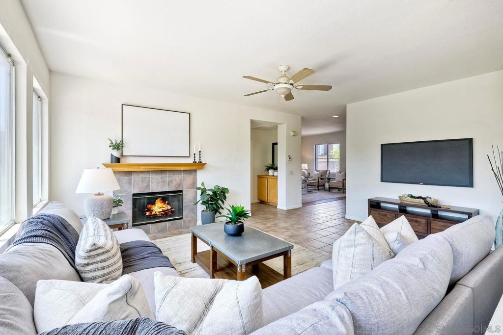 MLS #250036045SD img 9