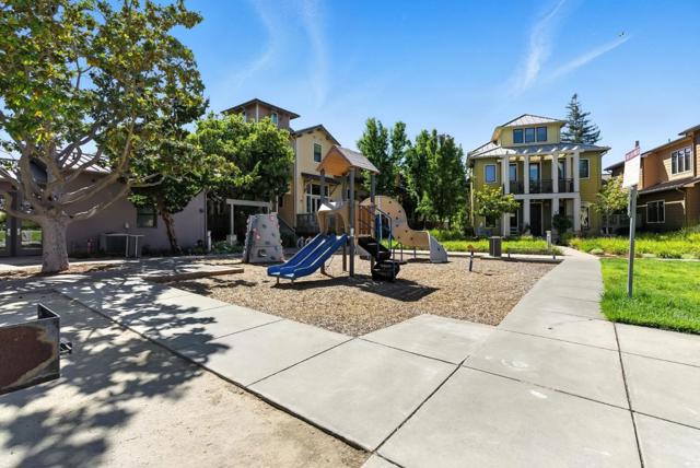 405 Spruce Lane, Palo Alto CA: https://media.crmls.org/mediaz/285993b6-afc3-4dcc-8506-40c0b007dc41.jpg