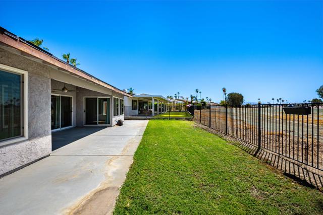76761 Kentucky Avenue, Palm Desert CA: https://media.crmls.org/mediaz/2859c0e8-de8a-4a39-a31f-f6b12a59c1a0.jpg