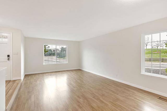 3695 Skyline Drive, Hayward CA: https://media.crmls.org/mediaz/285a1346-5942-4b7d-a3dd-00794758a7ff.jpg